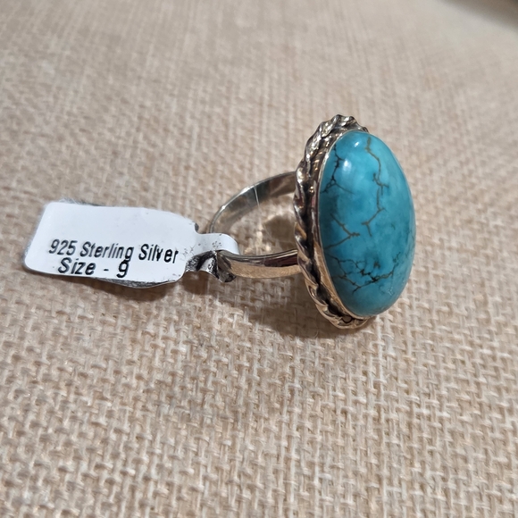 Turquoise Silver Ring - Picture 3 of 4